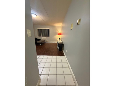 Welcome Home To This Beautiful 1 Bedroom Condo. This - photo 5