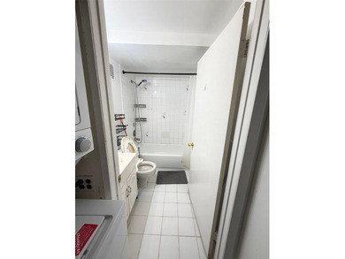 Welcome Home To This Beautiful 1 Bedroom Condo. This - photo 7