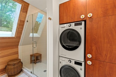 Stunning custom mid-century modern A-frame designed by Kim Lewis - photo 13