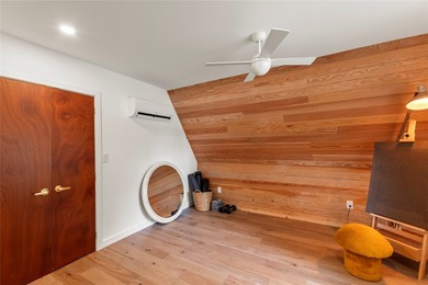 Stunning custom mid-century modern A-frame designed by Kim Lewis - photo 15