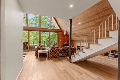 Stunning custom mid-century modern A-frame designed by Kim Lewis - photo 17