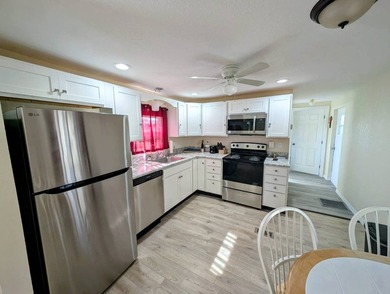 Experience the pinnacle of carefree Florida living in this - photo 6