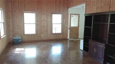Nice cape cod style cottage with 105 feet of Corp frontage - photo 2