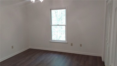 Nice cape cod style cottage with 105 feet of Corp frontage - photo 7