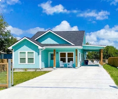 Coastal Living at Its Finest - Privacy, Nature & Endless - photo 1