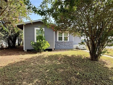 Move-in ready and offering flexible financing options! This - photo 3