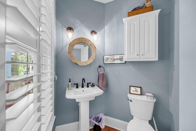 Welcome to unparalleled waterfront luxury! This stunning