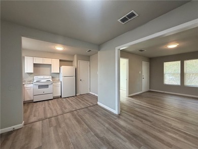 Move-in ready and offering flexible financing options! This - photo 9