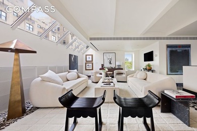 Bright, three bedroom, three and a half bathroom luxury - photo 1