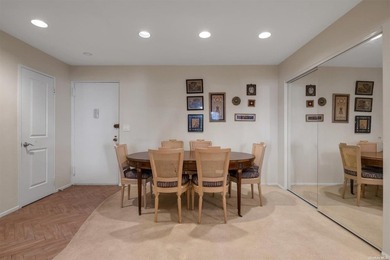 MOTIVATED SELLER! Spacious Junior 4 Coop Garden Apt in - photo 3