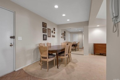 MOTIVATED SELLER! Spacious Junior 4 Coop Garden Apt in - photo 4