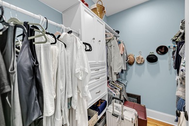 Welcome to unparalleled waterfront luxury! This stunning