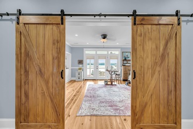 Welcome to unparalleled waterfront luxury! This stunning