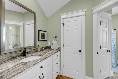 Welcome to unparalleled waterfront luxury! This stunning