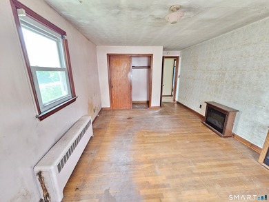 Cape cod style home with newer roof, vinyl siding. Located in a - photo 8