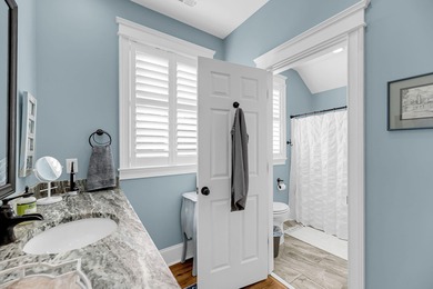 Welcome to unparalleled waterfront luxury! This stunning