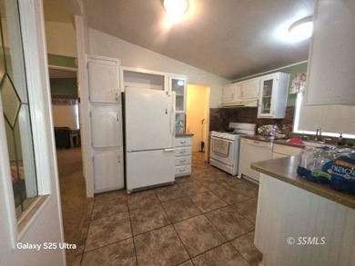 Easy living, Wofford Heights style. This 3-bed, 2-bath - photo 12