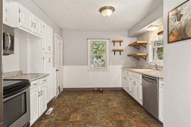 Welcome to 464 Harwick Road in Irondequoit NY! This charming - photo 10