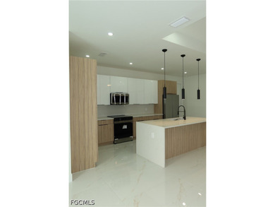 Welcome to this beautifully upgraded 3-bedroom, 2-bath home - photo 11