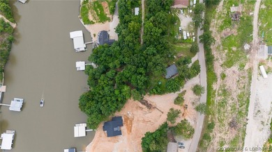 Discover the perfect setting for your custom luxury lakefront - photo 17
