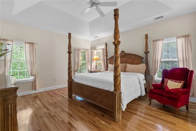 A spacious Lake Keowee interior home with included boat slip - photo 20