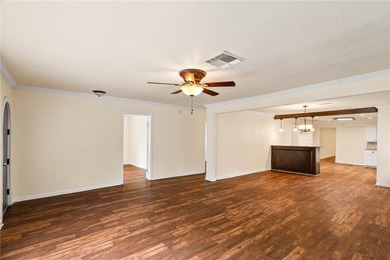 Located in the established Historic Del Mar neighborhood, this - photo 4