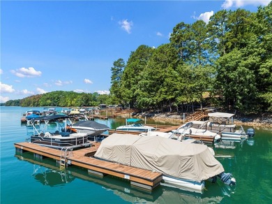 A spacious Lake Keowee interior home with included boat slip - photo 46