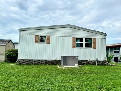 This Beautiful, Updated, Move in Ready 1985 Double Wide Home - photo 50