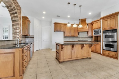 Experience resort-style living in the prestigious Castle Hills - photo 10