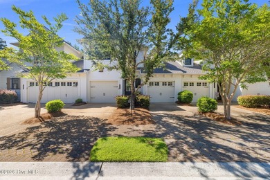 Welcome to easy living in the desirable Evangeline neighborhood - photo 1