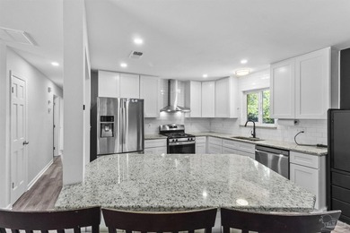NOW FEATURING FULLY PAID OFF SOLAR PANELS This fully renovated 4 - photo 7