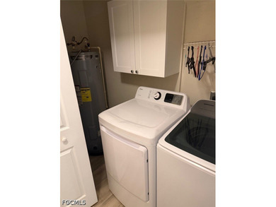 Beautifully renovated 3-bedroom, 2-bathroom home nestled in one - photo 14