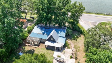 Incredible opportunity across from the Choctawhatchee Bay! This - photo 8