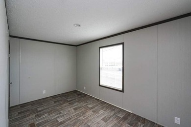 This beautifully crafted 1116 square feet manufactured home - photo 2