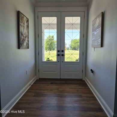 Come and relax in this beautiful 4 bed room 2 1/2 bath custom - photo 3