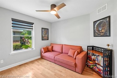 WELCOME HOME !! Fabulous Modern & Easy to Maintain 3 Bedroom 2 - photo 17