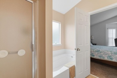 Beautifully FURNISHED, well maintained 3 bed 2 bath ranch with - photo 18