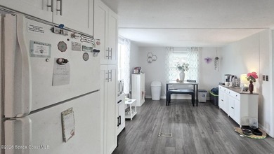 Move right into this charming 1-bedroom, 1-bath manufactured - photo 8