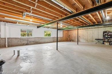WELCOME HOME !! Fabulous Modern & Easy to Maintain 3 Bedroom 2 - photo 19