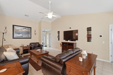 Beautifully FURNISHED, well maintained 3 bed 2 bath ranch with - photo 21