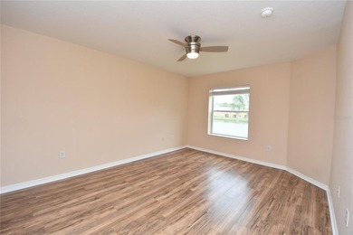 Beautiful 2 Bed 2 Ba completely lake front condo on the second - photo 21