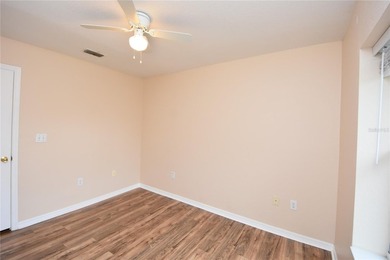 Beautiful 2 Bed 2 Ba completely lake front condo on the second - photo 32