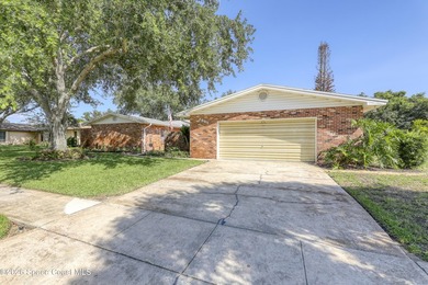 Welcome home to this beautiful 4 bedroom, 2 bath pool home in - photo 3