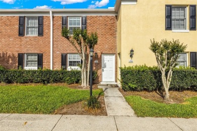 Lake Townhome/Townhouse For Sale in Tampa, Florida