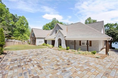 Embrace the beauty of lakeside living in this magnificent home - photo 3
