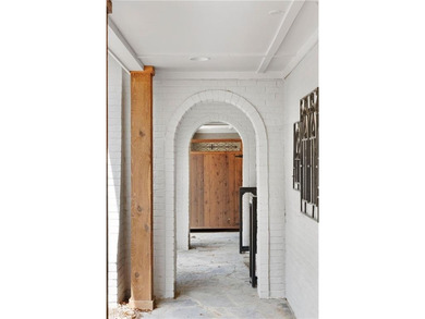 Embrace the beauty of lakeside living in this magnificent home - photo 5