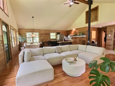 Fantastic log-sided year-round cottage tucked away on 24 private - photo 13