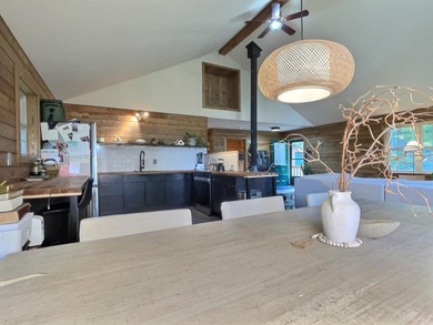 Fantastic log-sided year-round cottage tucked away on 24 private - photo 15