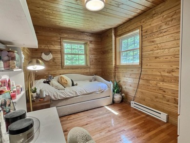 Fantastic log-sided year-round cottage tucked away on 24 private - photo 23