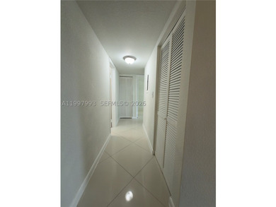 Beautiful and fully upgraded 2-bedroom, 2-bath unit located in - photo 23